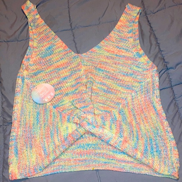 Purses, sweaters, jeans, shirts, shoes, and much more… - Picture 7 of 17